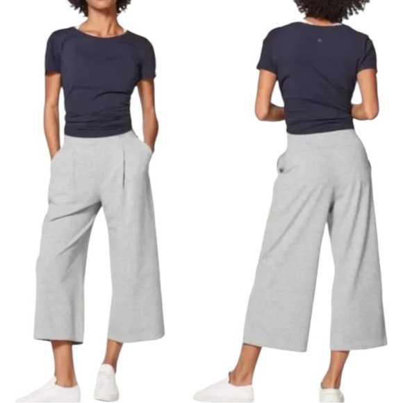 lululemon athletica Pants - Lululemon Can You Feel The Pleat Crop Pants Size 6